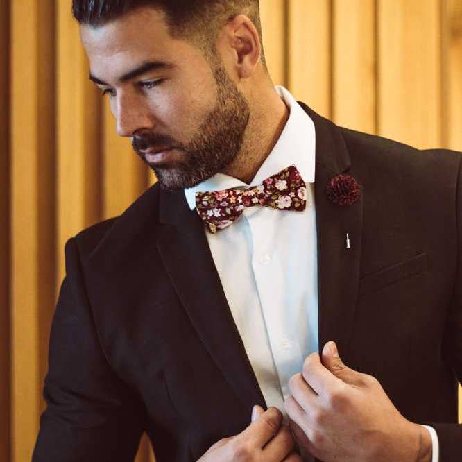 Burgunderrote Fliege mit Blumenmuster für den Großhandel von Mrlapel