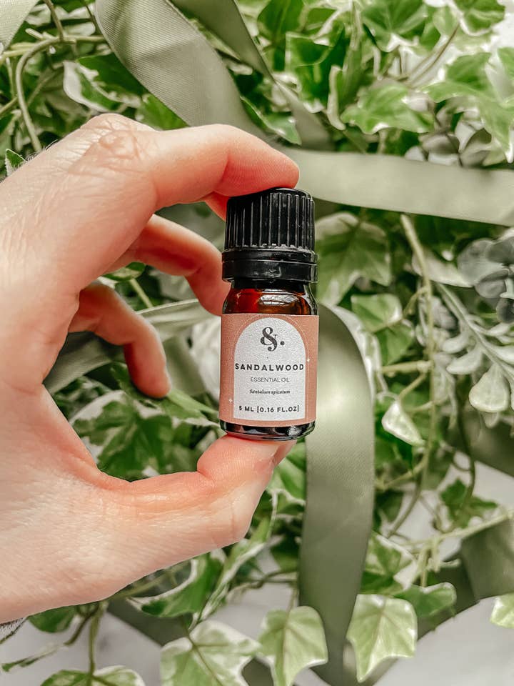 Sandalo (indiano) per la vendita all'ingrosso da parte di Ampersand Candles + Oils