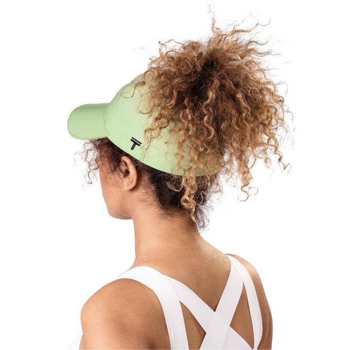Chapeau High Pony Tail | Performance 2.0 Army Green | TOP KNOT pour la vente par Top Knot Inc