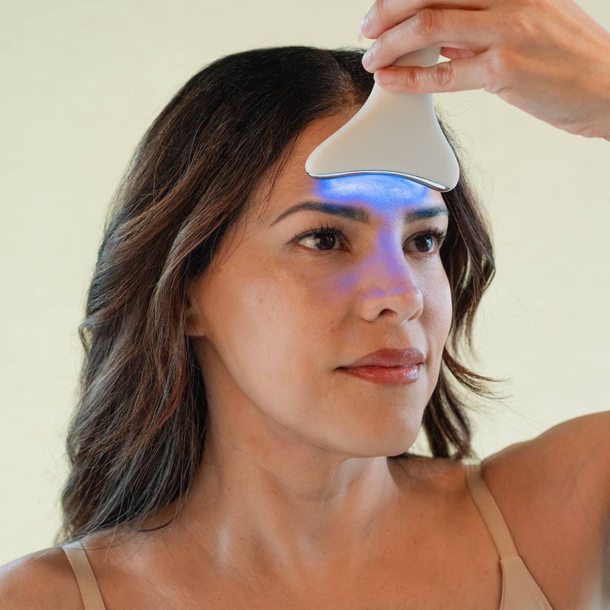 Hadaka Beauty - Wholesale Electronic Skincare Device - EMS & LED Face Light Therapy Massager2