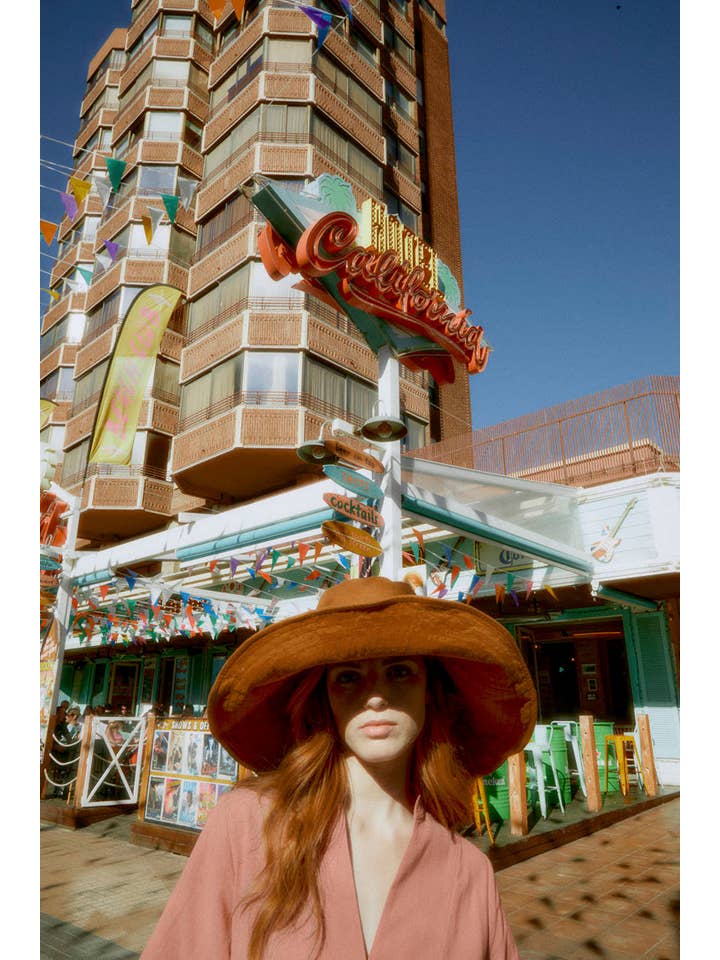 Cottyfish - Wholesale Jurk - Dames - Tuniekjurk candy roze met mandariinnek en V-hals3