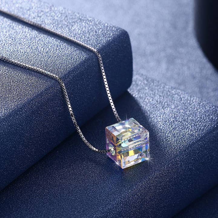 Golden NYC Jewelry - Venta al por mayor Collares con colgantes/abalorios - Collar de plata de ley Aurora Boreal Swarovski Elements