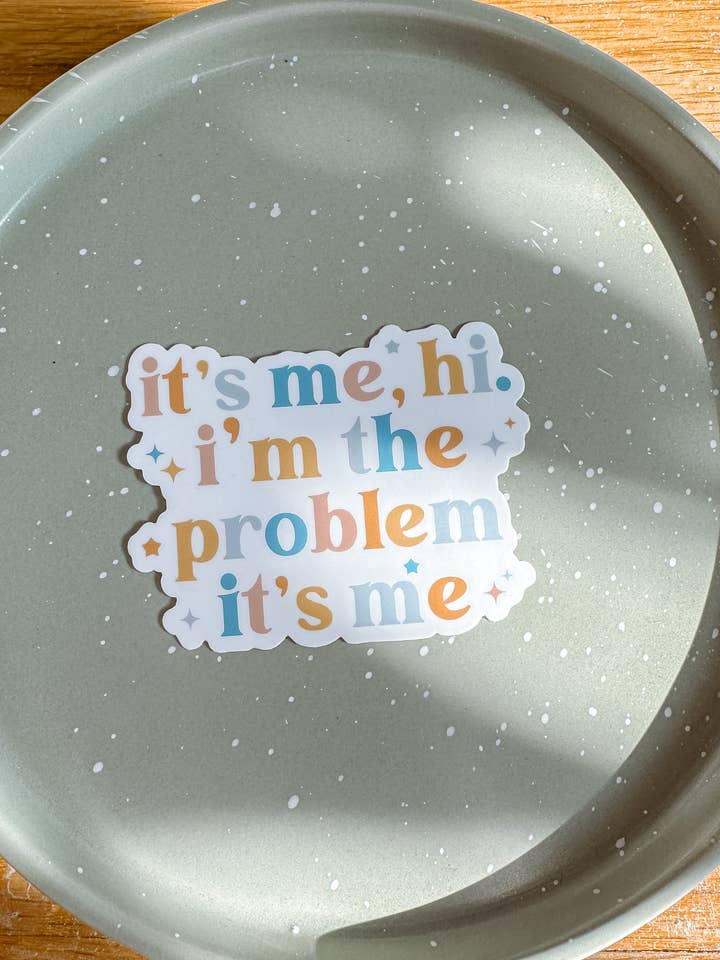 Autocollant anti-héros résistant aux intempéries It's Me, Hi, Taylor Swift pour la vente par Vandy Visuals Shop