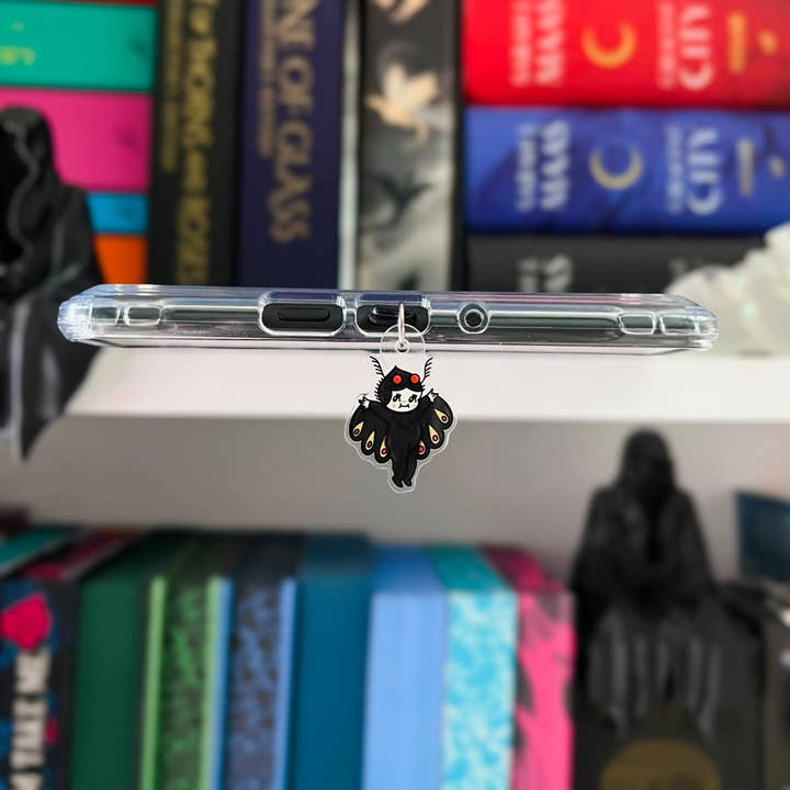 Charme de Papillon de Nuit Bébé Kindle, Bouchon Anti-Poussière de Lecteur Électronique Livre Halloween pour la vente par Amberlin Studio