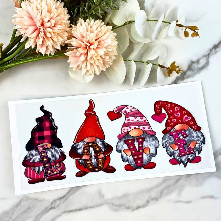 Gnome KÄRLEK | 16 oz UV DTF Omslag för wholesale av HKS Custom Designs