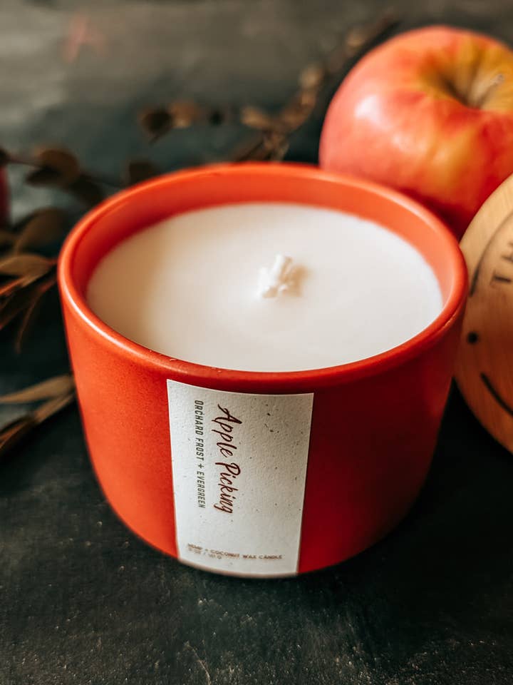 Äppleplockning: Höstgiftfritt Hampaljus, 5 oz för wholesale av The Modern Sonoran