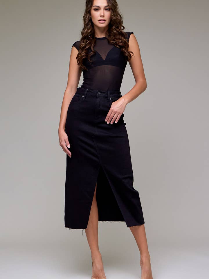 Jupe mi-longue noire à entrejambe de 34 po pour la vente par Hidden Jeans