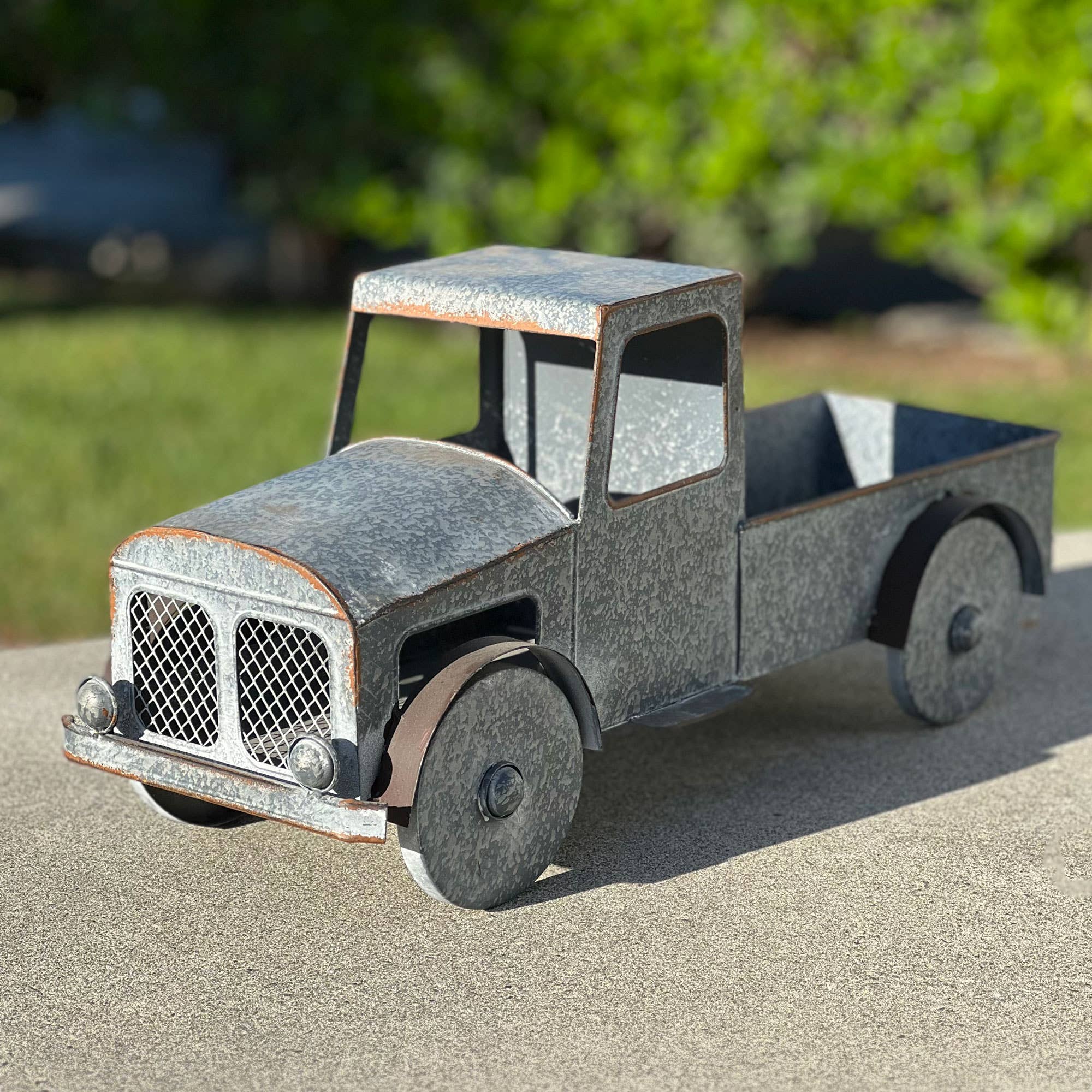 Galt International Company - Wholesale Outdoor Ornament/Decor - Rustic Metal Pickup Truck Outdoor Ornament/Decor5