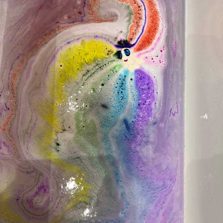 Unique creations soap company – wholesale Bath bomb/fizz – Cute ghost in purple hat bath bomb5