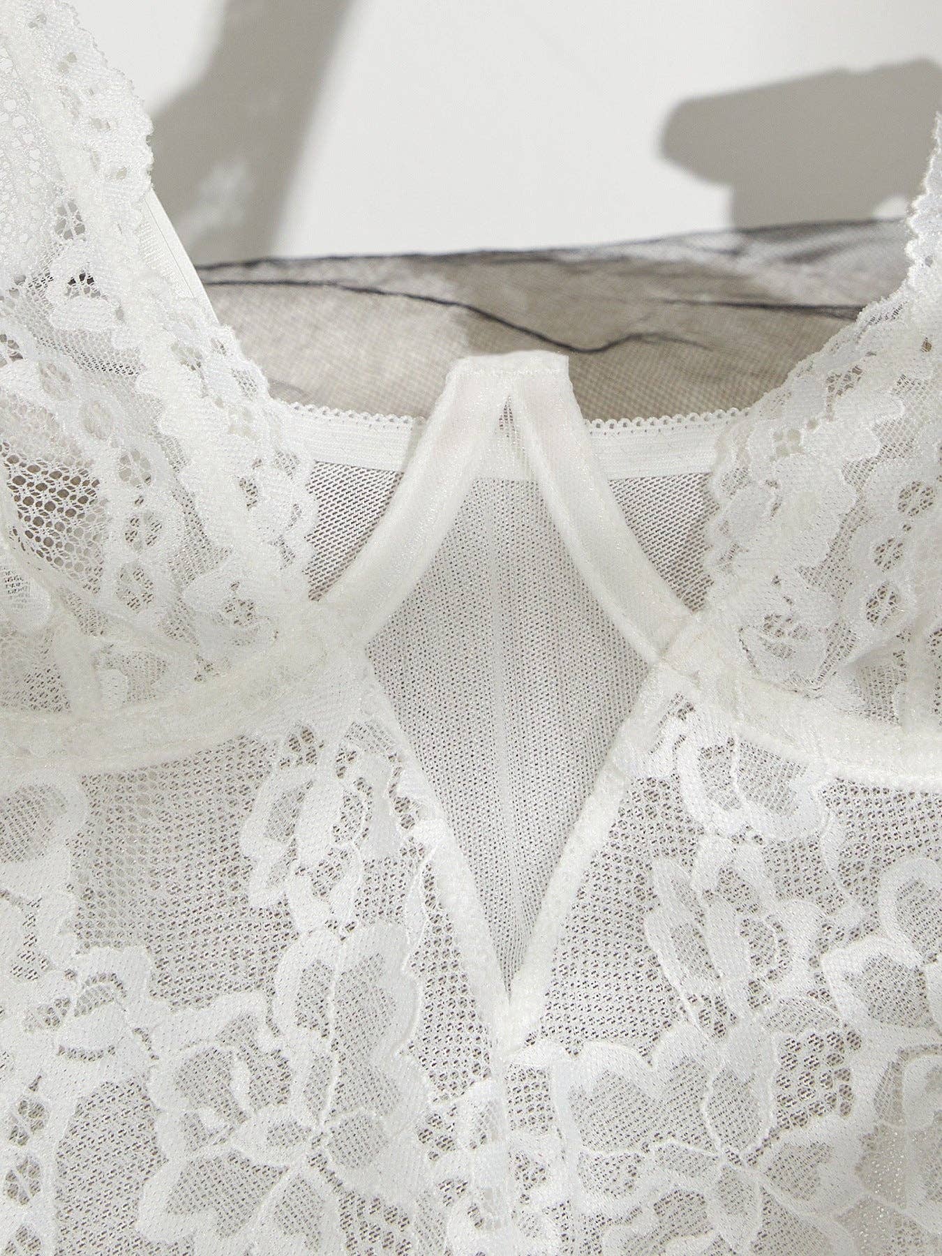 Sweetkama – wholesale Chemise - Dam – Perspektiv spetsskjorta med ihålig mesh HF-41663