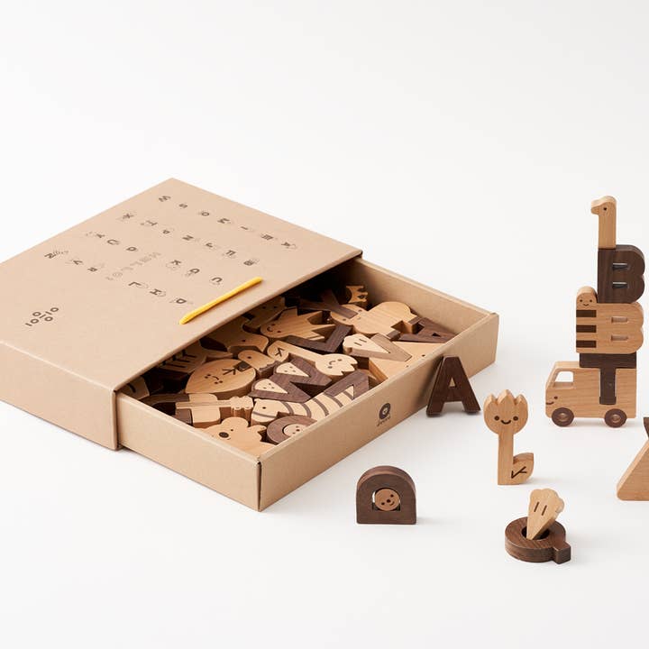 Living Refinery – Großhandel Bauklötze – Kind & Baby – Oioiooi - Alphabet Spielblöcke