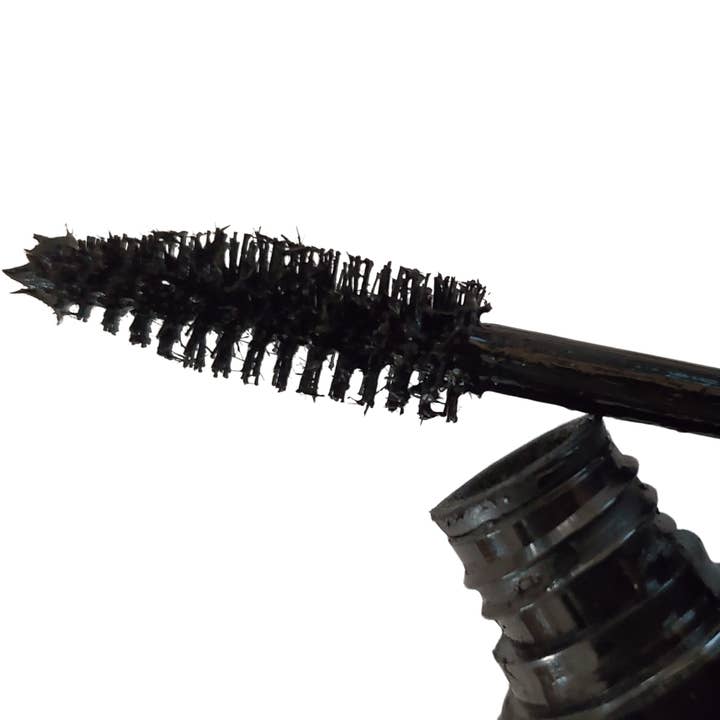 Mettalusso Inc - Wholesale Mascara - Mettalusso MettaLash Vegan Lengthening Volumizing Mascara5