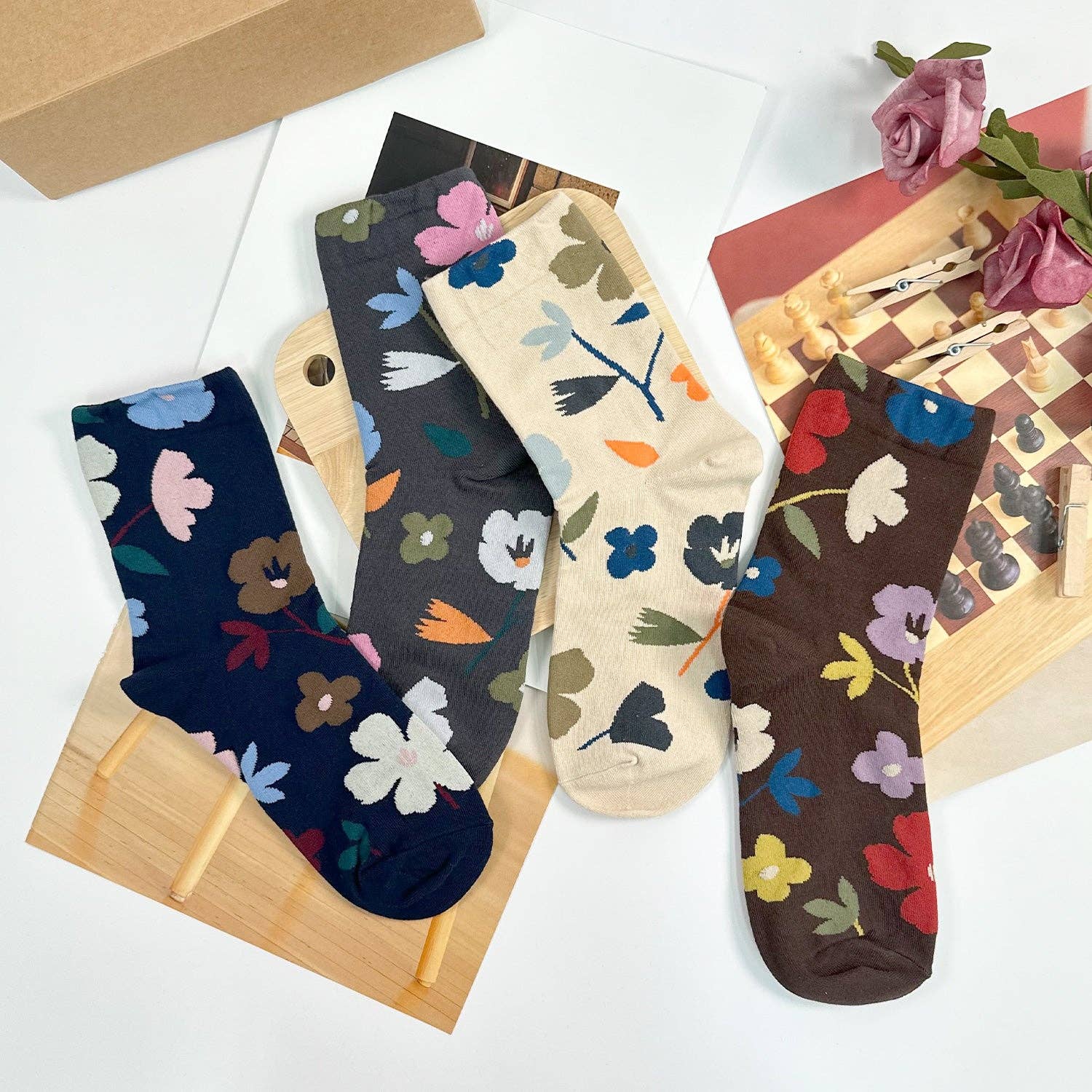 7DAYSSOCKS - Wholesale Socks - Women's - Women's Crew Fleur 2 Socks4