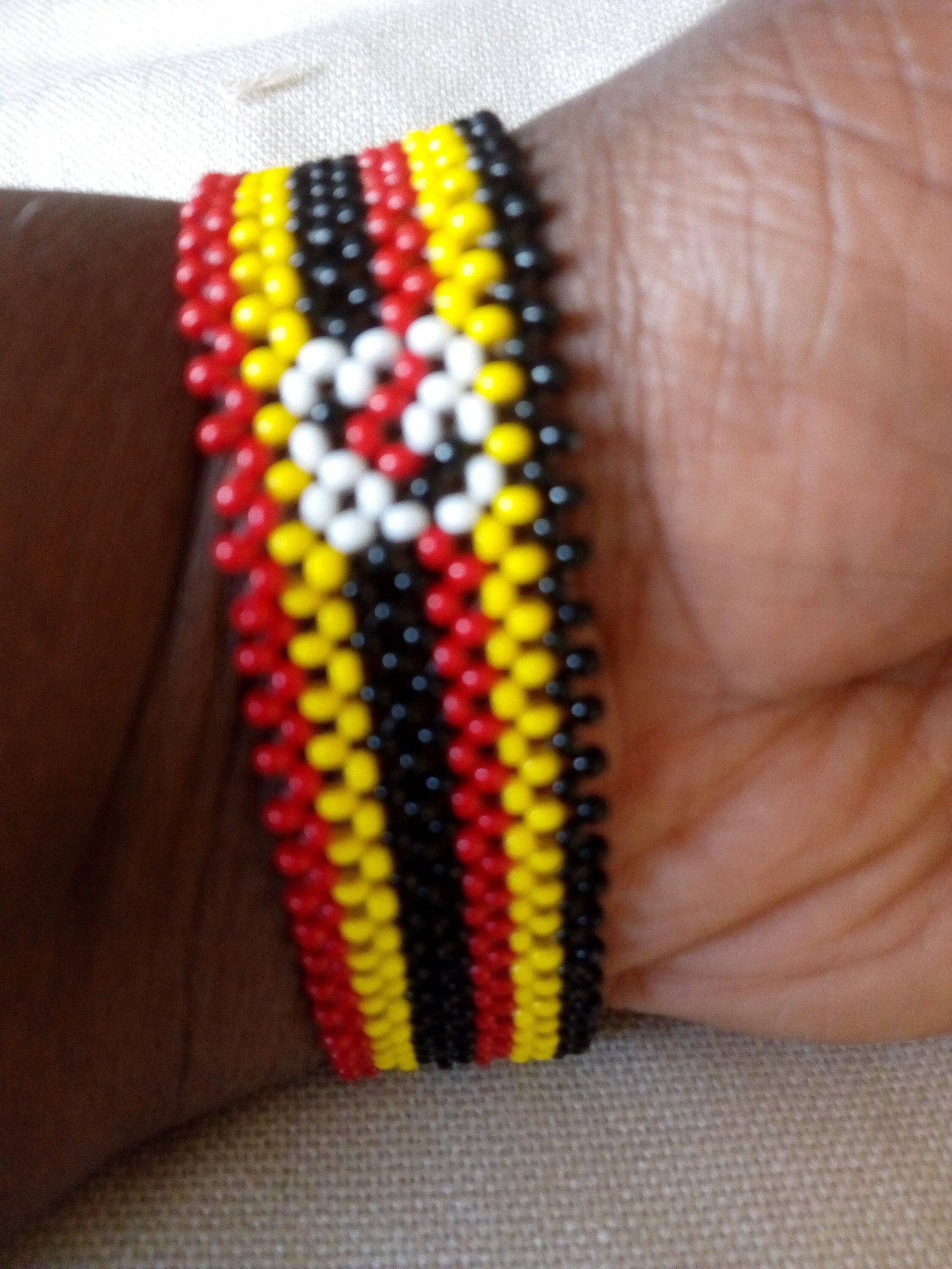 Delight merchants - Venta al por mayor Pulsera de cuentas - Pulseras de cuentas con la bandera de Uganda hechas en Kenia por los masái.3