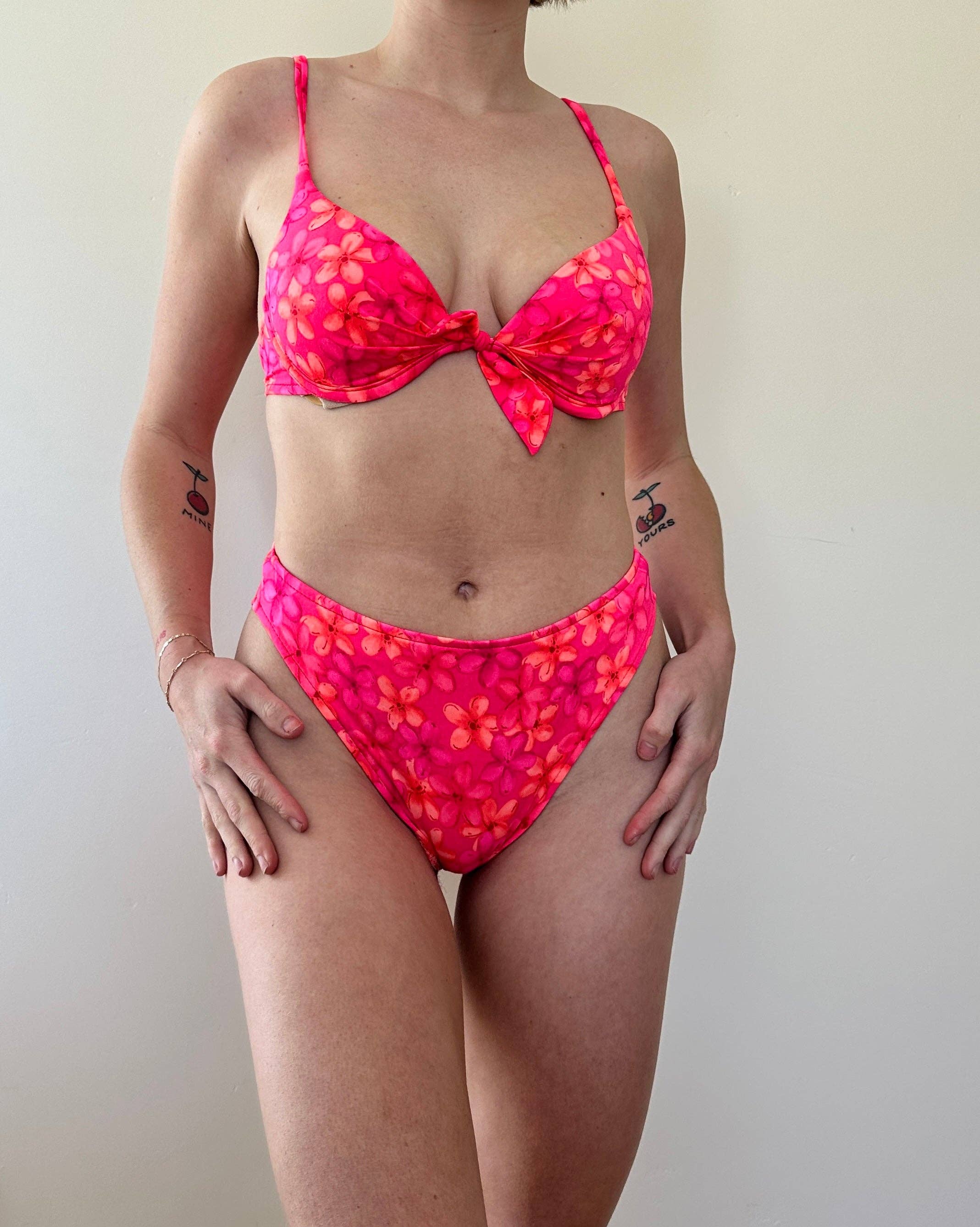 Elizabeth bay - Wholesale Two Piece Swimsuit - Women's - Cherokee bikini | 90's | Tee1