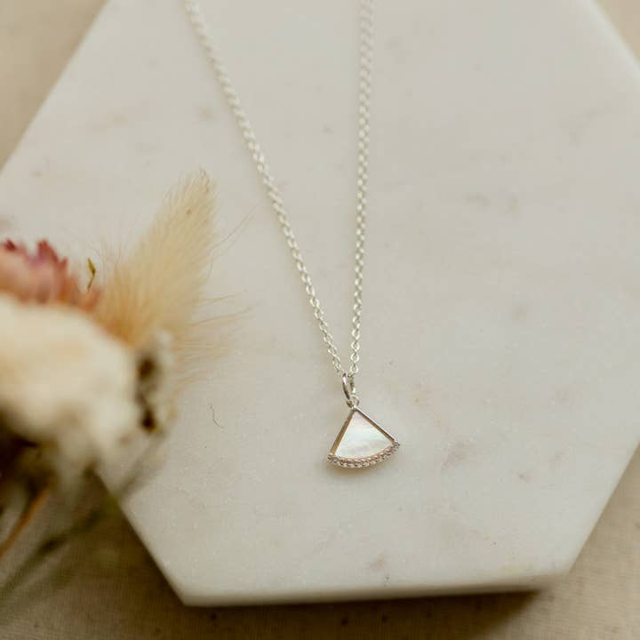 Glee Jewelry - Wholesale Link & Chain Necklace - Fanfare Necklace-Mother of Pearl
