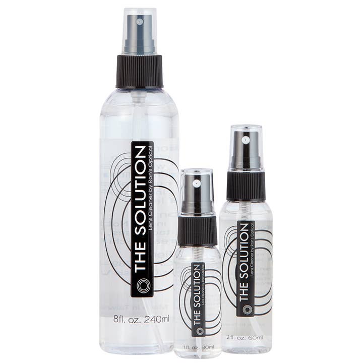 Bouteille vaporisateur nettoyant pour la vente par I Heart Eyewear