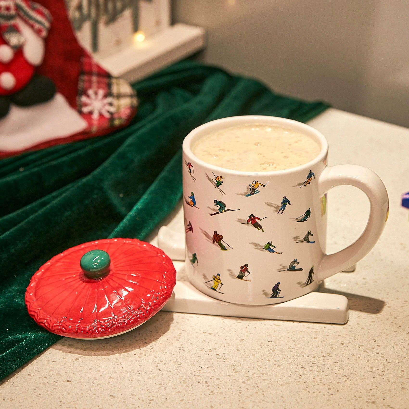 The Wine Savant /  Khen Glassware - Wholesale Coffee Mug - Ceramic Skiing Mug with Lid and Skis Coaster by GUTE - Cute3
