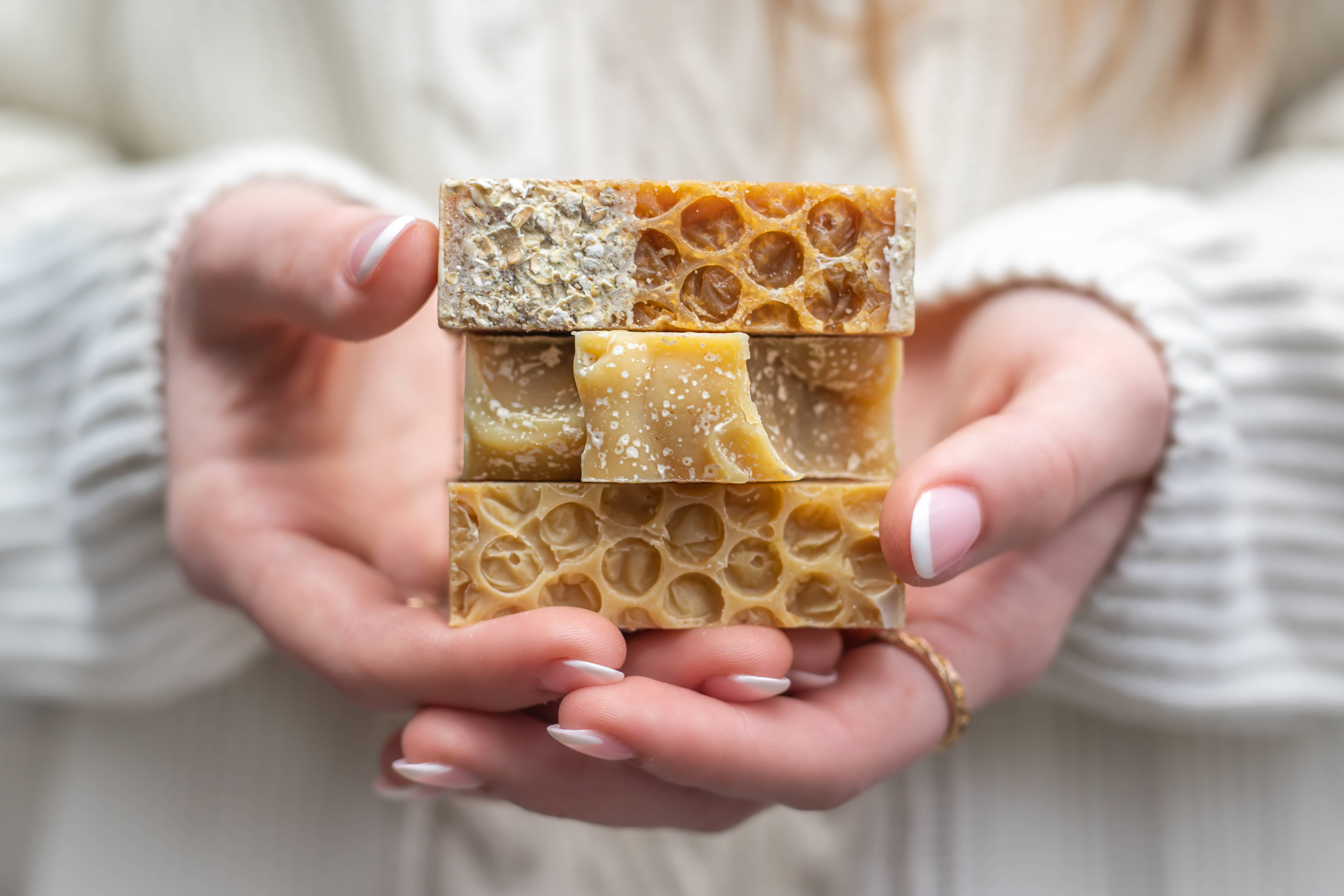 Honeoye Remedies - Wholesale Bar Soap - Manuka Honey (MGO 550+) +Goat Milk Soap(Hydrate & Exfoliate)5