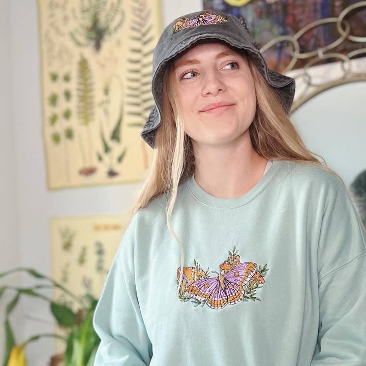 Chapeau Bucket Moth Champignon pour la vente par LeBeau Denim Co.