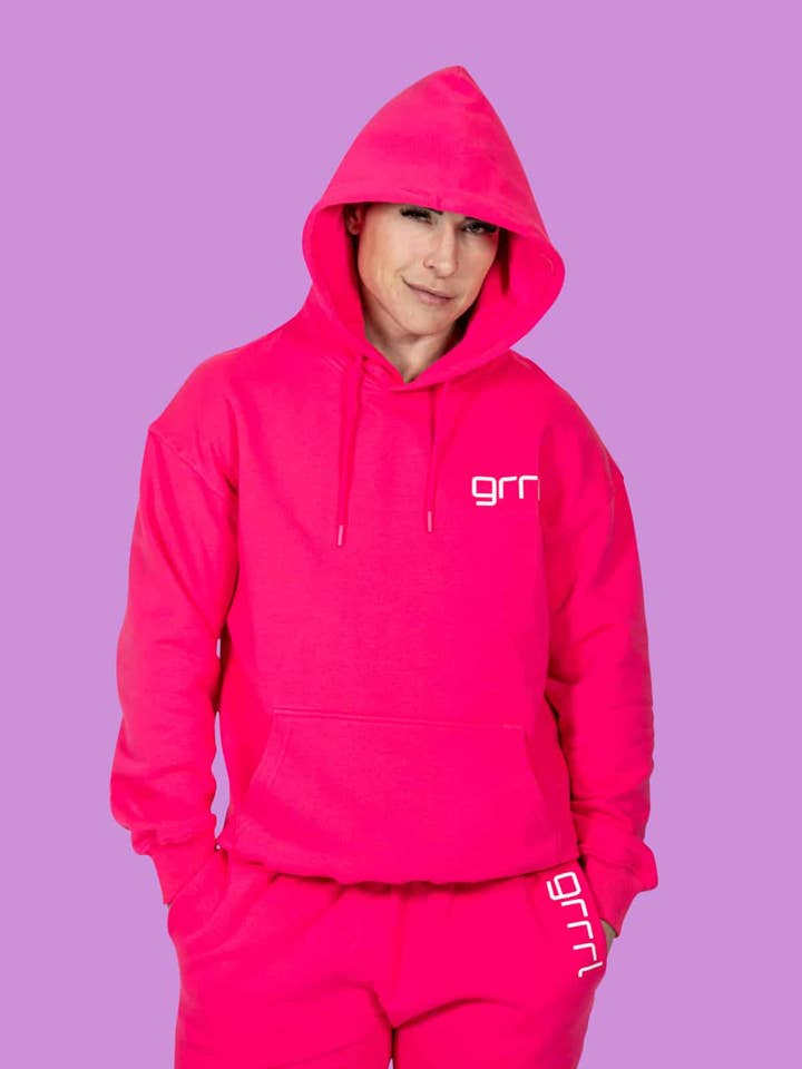 Chandail à capuchon Berry Snuggle pour la vente par GRRRL