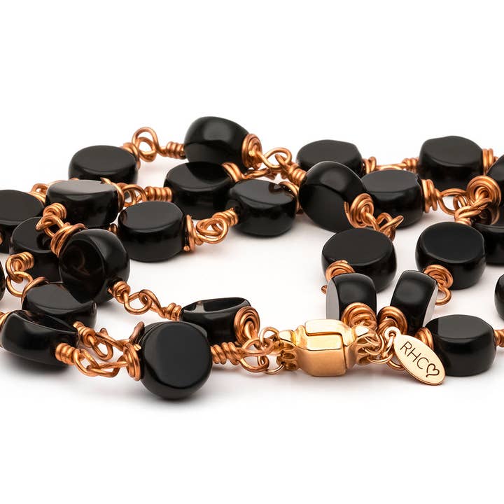 Onyx roségouden, met draad omwikkelde kralenarmband met magnetische sluiting voor wholesale door Rejected Hearts Club