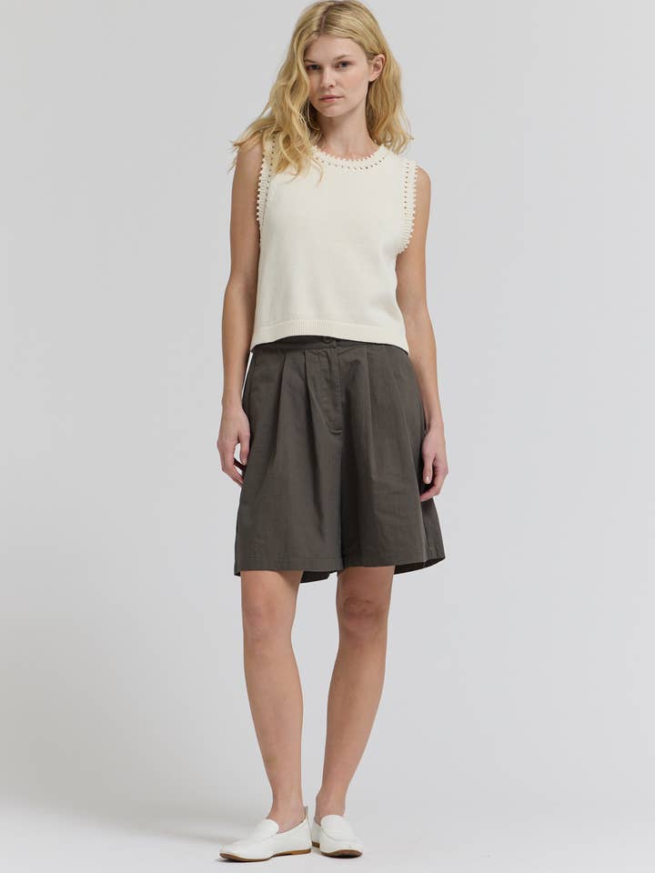 42205 - EDGE TRIM KNIT VEST for wholesale by Grade & Gather