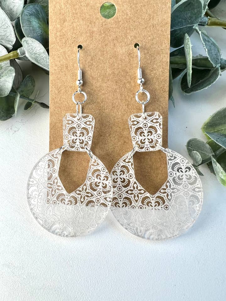 Boucles d'oreilles bandana en acrylique transparent pour la vente par Lindsey Lane Wholesale