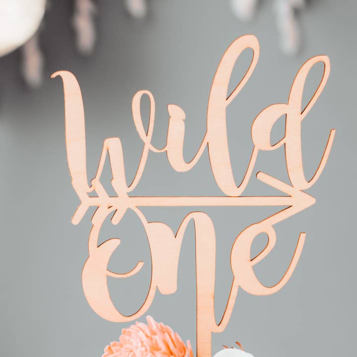 Topper Bolo Natural de Madeira Wild One Primeiro Aniversário, Wild One por atacado de Lady Laser Co