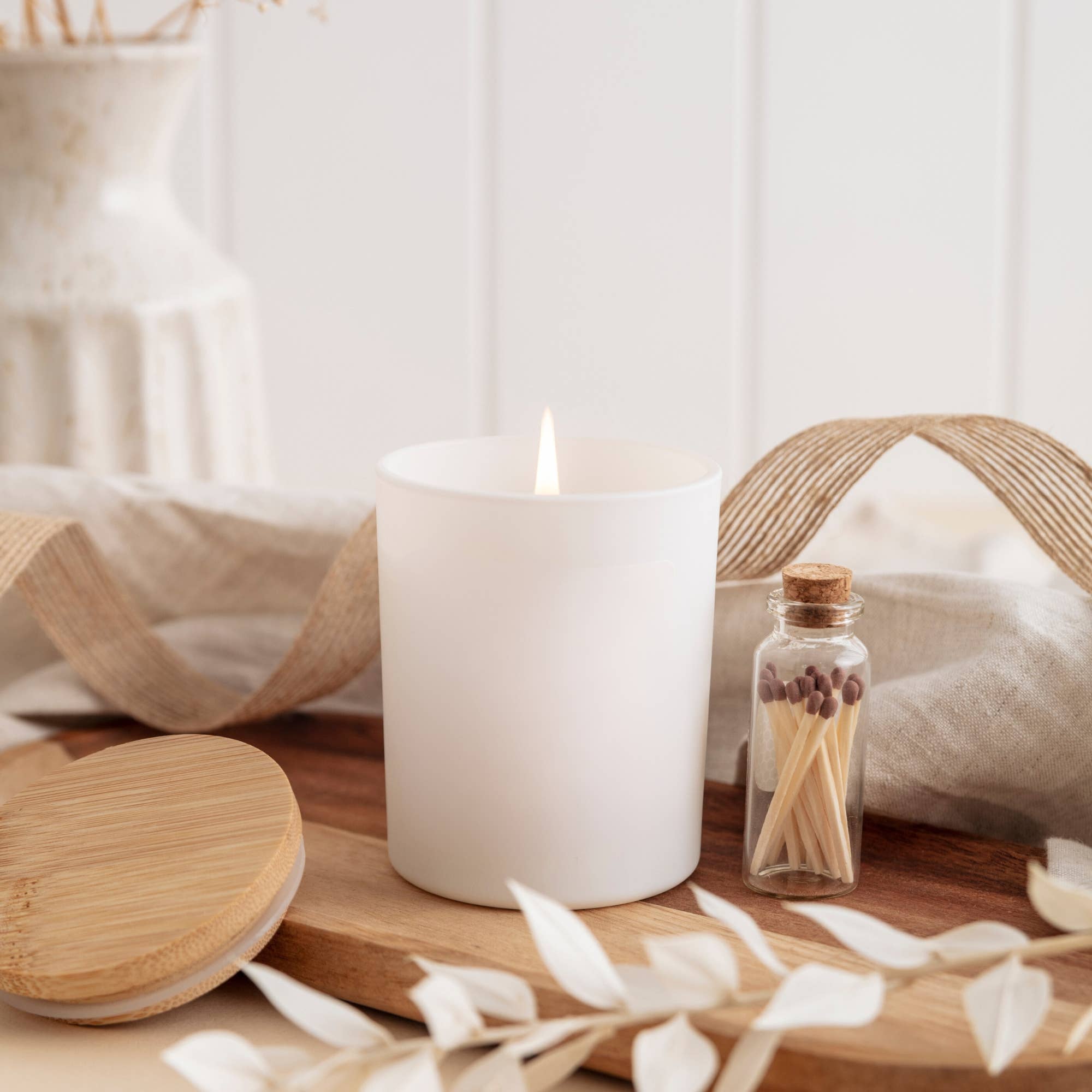 Happy Inky - Vente Bougie en bocal - Bougie végane en cire de soja avec couvercle en bois – pots noirs ou blancs10