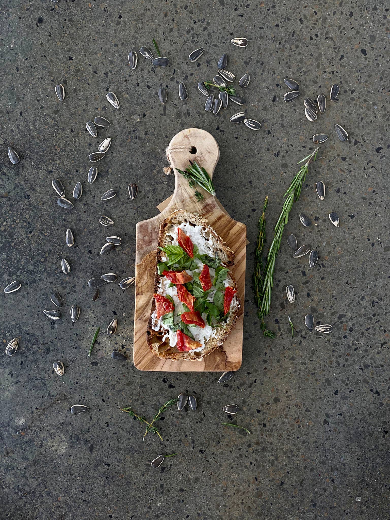 Scents and Feel - Wholesale Cutting Board - Olive Wood Rustic Small cutting Board 8"5