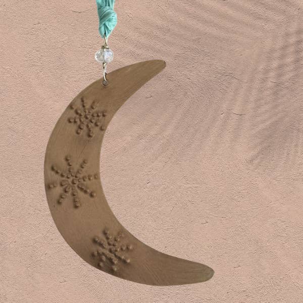 Arazzo da parete, Luna in ottone per la vendita all'ingrosso da parte di Silver Sparrow Jewelry