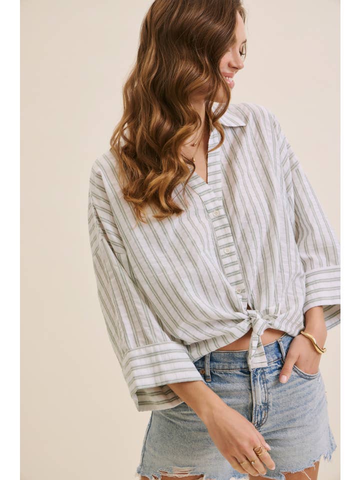 in february – Engroshandel Skjorte med buttondown – til kvinder – PERFEKT STRIBET SKJORTE MED KNAPPER OG BREDE ÆRMER TIL OVERGANGSPERIODEN22