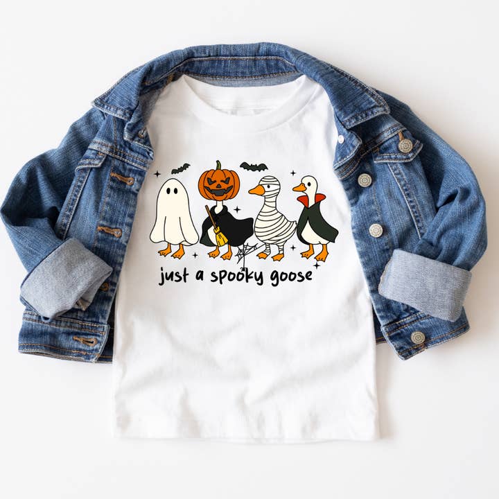 Camiseta Gráfica Juvenil de Halloween Solo un Ganso Espeluznante para venta al por mayor de Mama and Littles Apparel