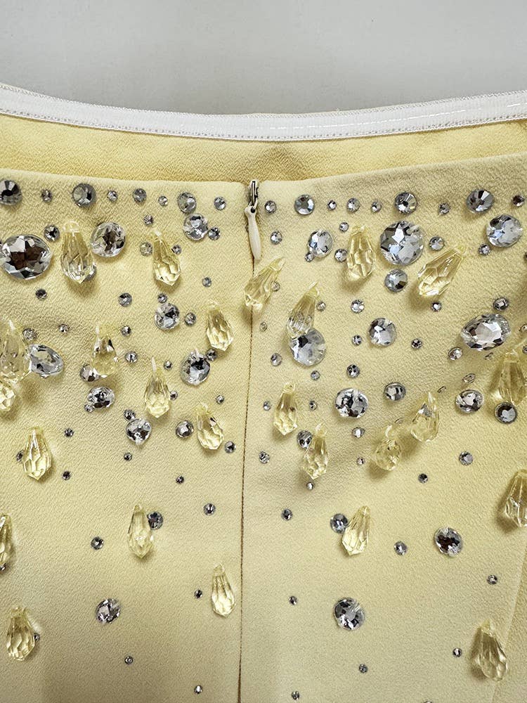 Productseeker – Vestido comprido - Mulher por atacado – Vestido amarelo DR745Y com decote quadrado e diamantes aplicados à mão15