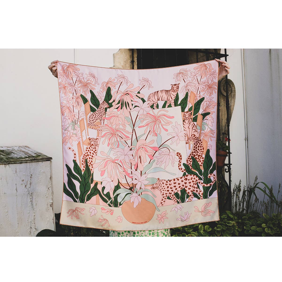 Jessie Zhao New York – wholesale Scarf – Women's – Double Sided Silk Scarf Of Jungle Gathering4