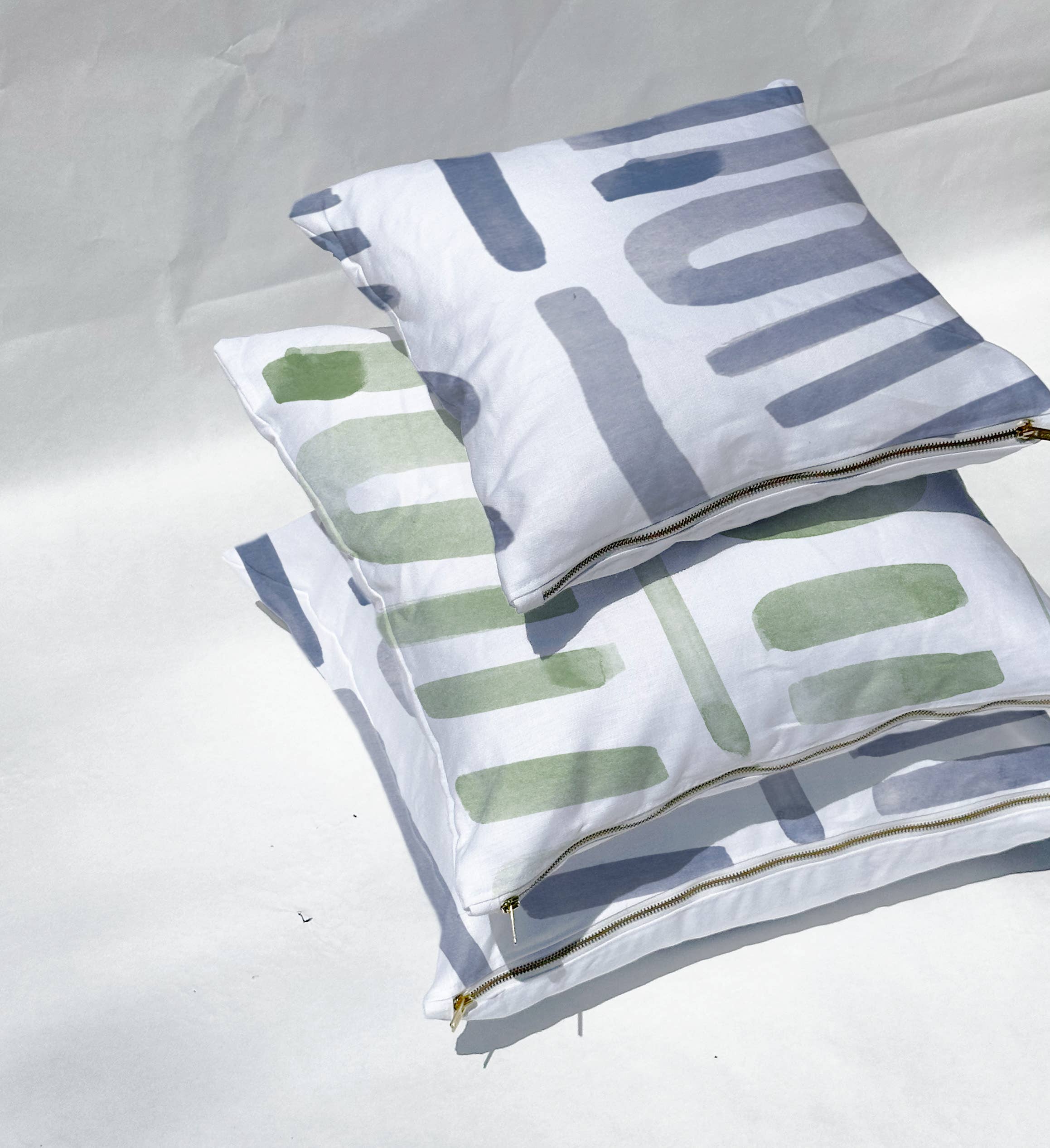 dale & blue - Wholesale Throw/Decorative Pillow - Fieldstone Throw Pillow 18" Libeco Belgian Linen2