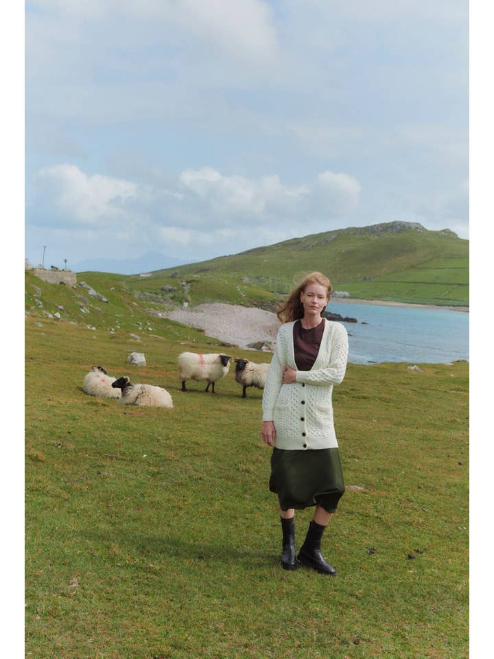 Aran Woollen Mills – wholesale Cardigan – Women’s – Delphi Aran Boyfriend Cardigan - Cream1