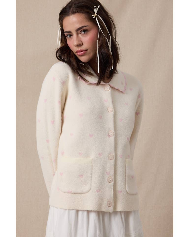 JERSETERO ABOTONADO CON CUELLO EN FORMA DE CORAZÓN / WL25-11411 para venta al por mayor de Wishlist Apparel