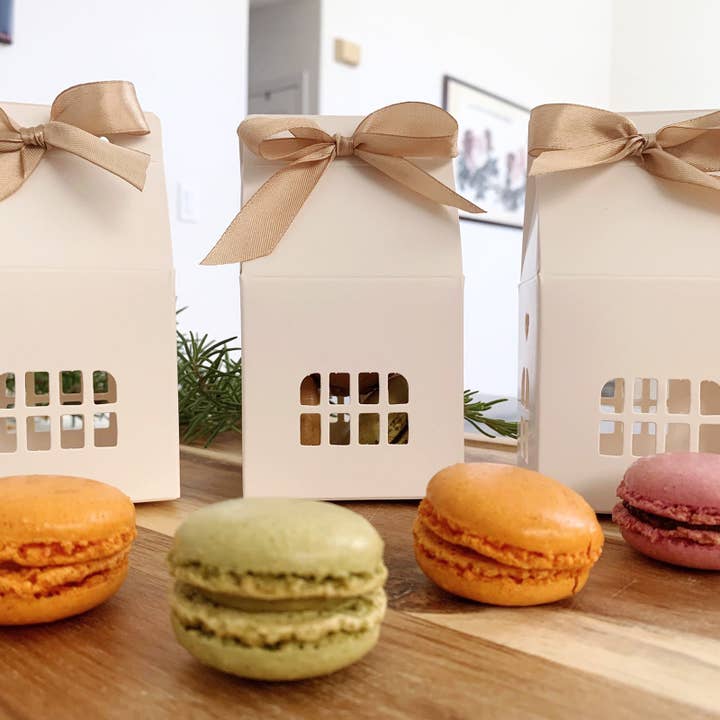 Wrapables.com - Wholesale Gift Box - Wrapables House Shaped Gift Boxes with Ribbons (Set of 12)