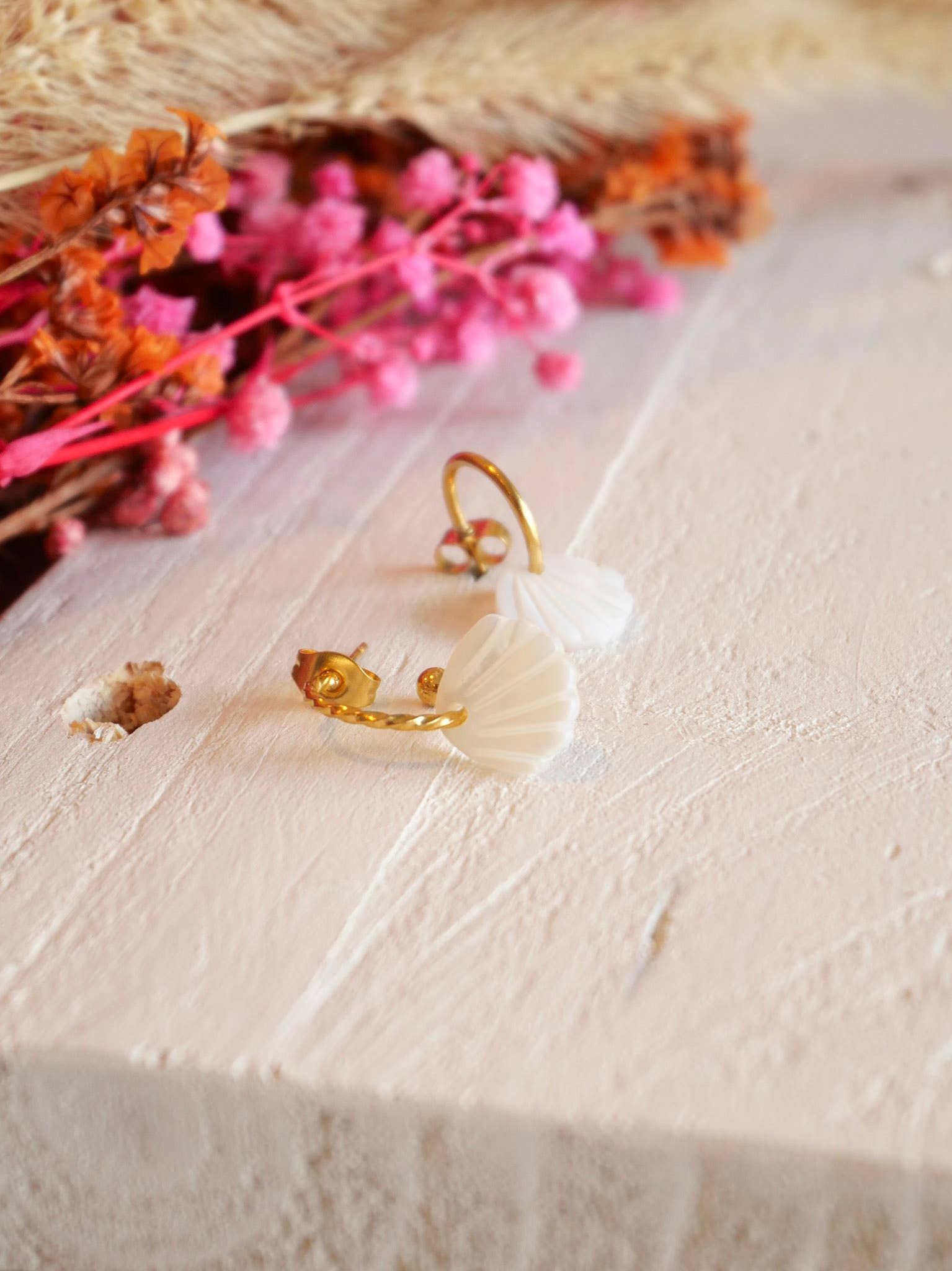 Azeria Création - Wholesale Huggie Earrings - Héna Mini Creole2