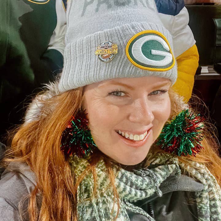 Weihnachten Ho Ho Hoe Pom Pom Ohrringe für den Großhandel von Rahya Jewelry Design