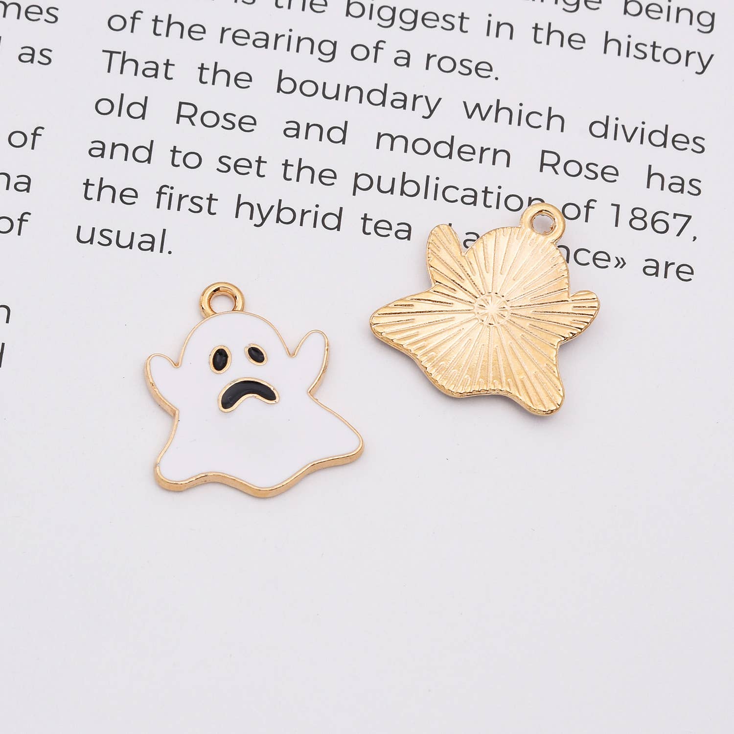 findings4uGem – wholesale Hänge-/berlockhalsband – Guldpläterad Emalj Halloween Fint Berlockhänge, CP215036