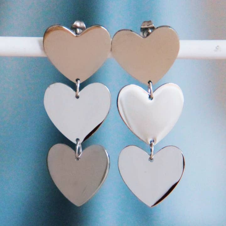 Statement earring 3 hearts – silver for wholesale by Bazou