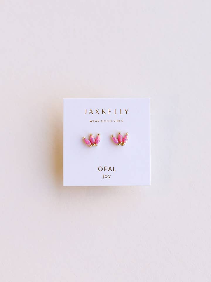 Clous en forme de couronne d'opale, rose, boucles d'oreilles en or pour la vente par JaxKelly