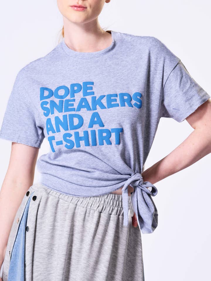 'Dope Sneakers grigie... ' T-shirt per la vendita all'ingrosso da parte di The Fifth Week