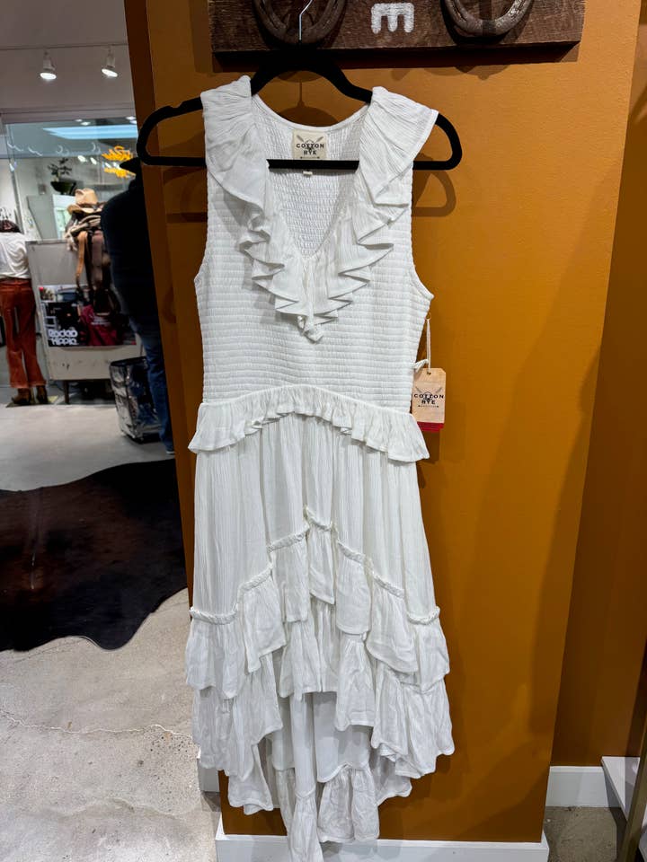 De Holly Dress voor wholesale door Cotton & Rye Outfitters