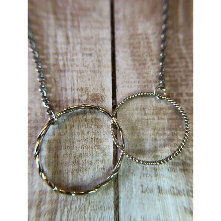 Textured sikringsanlæg halskæde for engroshandel hos Nevermore Fine Jewelry