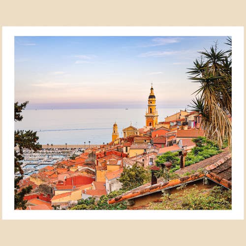Impression d'art sur la Côte d'Azur (8x10) : toits rouges avant le coucher du soleil pour la vente par Charlotte to Paris