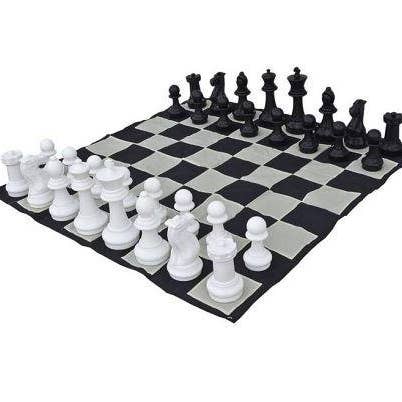 Pièces d’échecs de jardin extra larges avec plateau - Roi de 63,5 cm pour la vente par Wood Expressions